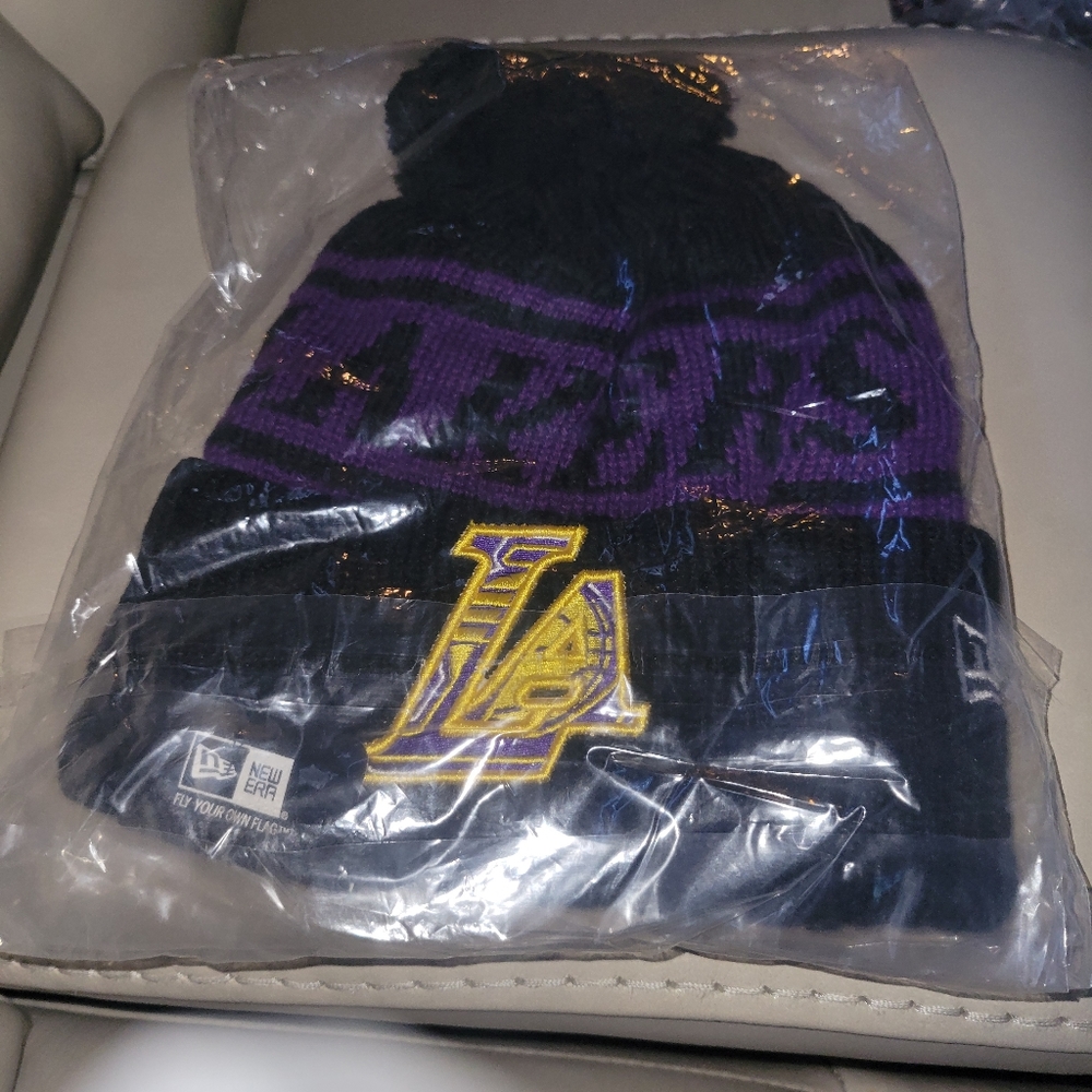 WINTER BEANIE HAT